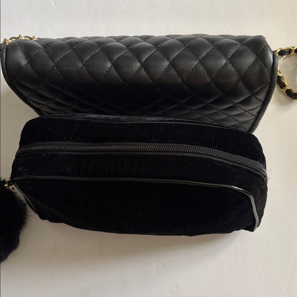 CHANEL (PARFUM) BLACK VELVET BAG…CLUTCH/MAKEUP BAG/ANYTHING BAG😊❤️😊 - Picture 9 of 13
